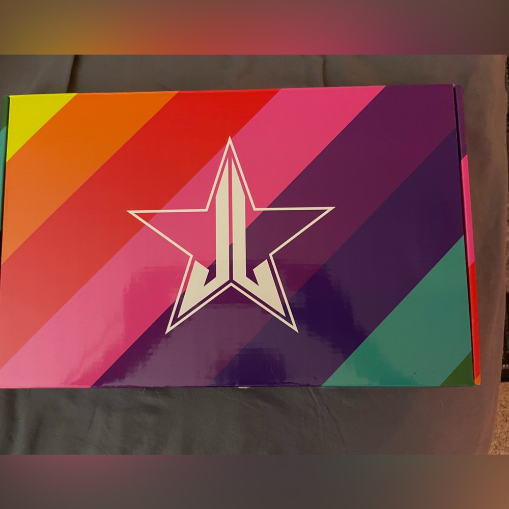 Jeffree Star- Rainbow Star-Shaped Hand Mirror - Picture 2 of 3